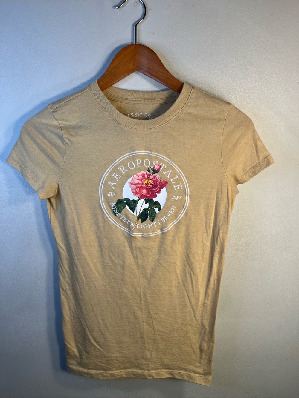 Aeropostale Tee Floral Graphic and Embroidered Logo Women’s Small